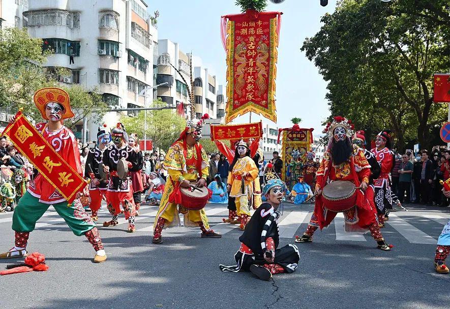 潮汕英歌舞春节巡游演路训现场纪实