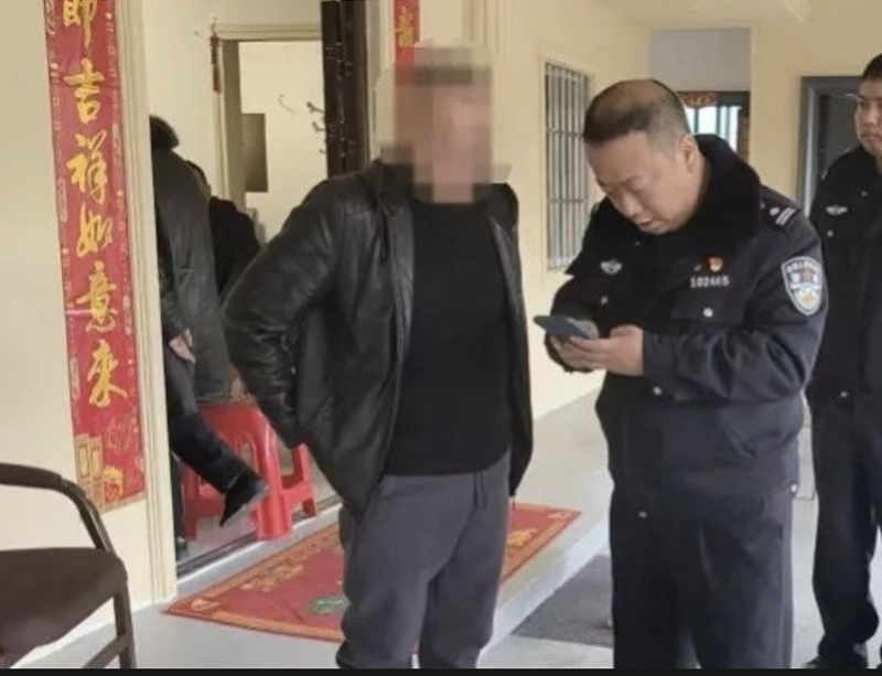 逃犯到女友家吃年饭落网，一场意外的抓捕行动