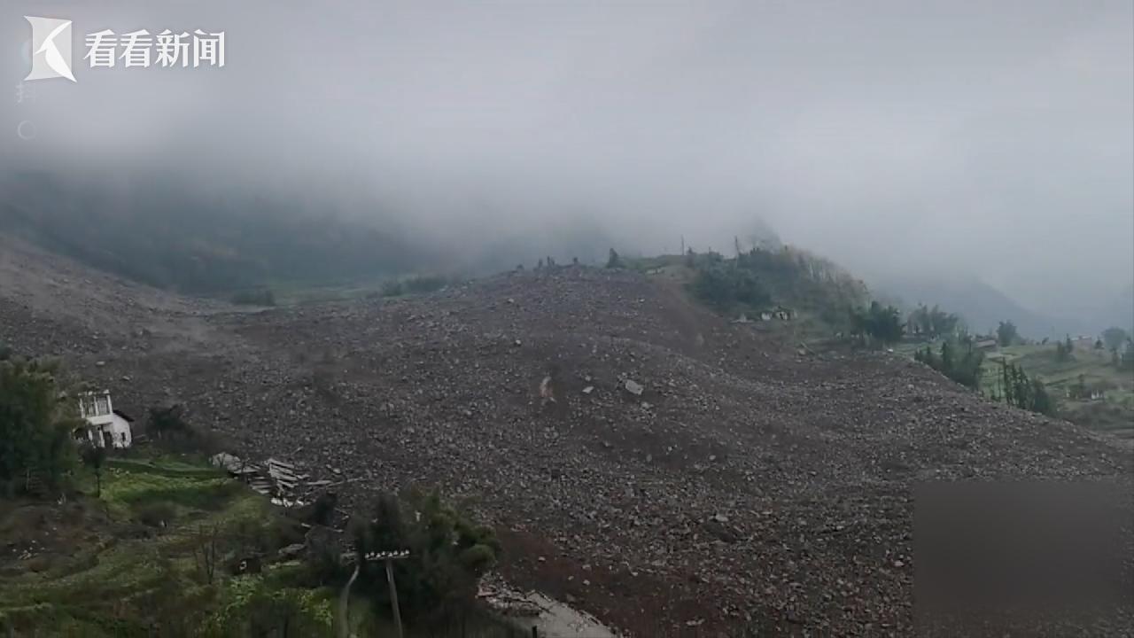 航拍揭秘，四川筠连山体滑坡现场，震撼与关切并存！